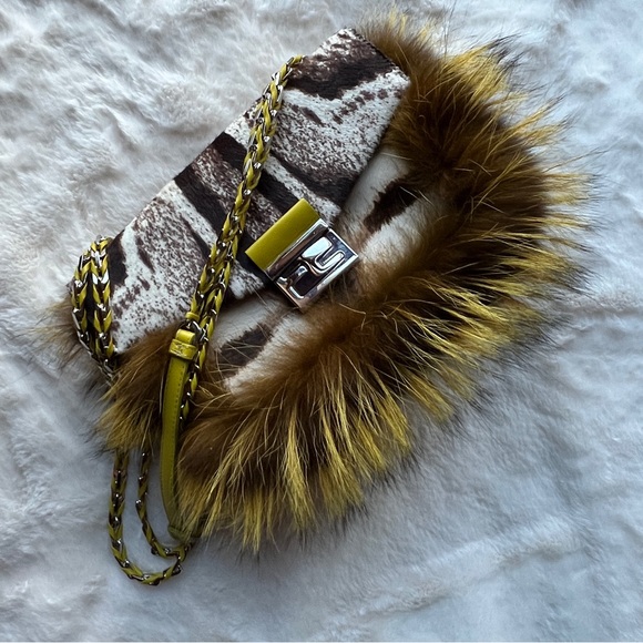 Authentic Fendi Be Baguette bag - Picture 16 of 16